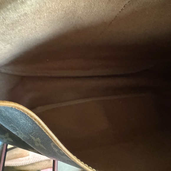 Louis Vuitton Saumur 35 - Picture 8 of 16